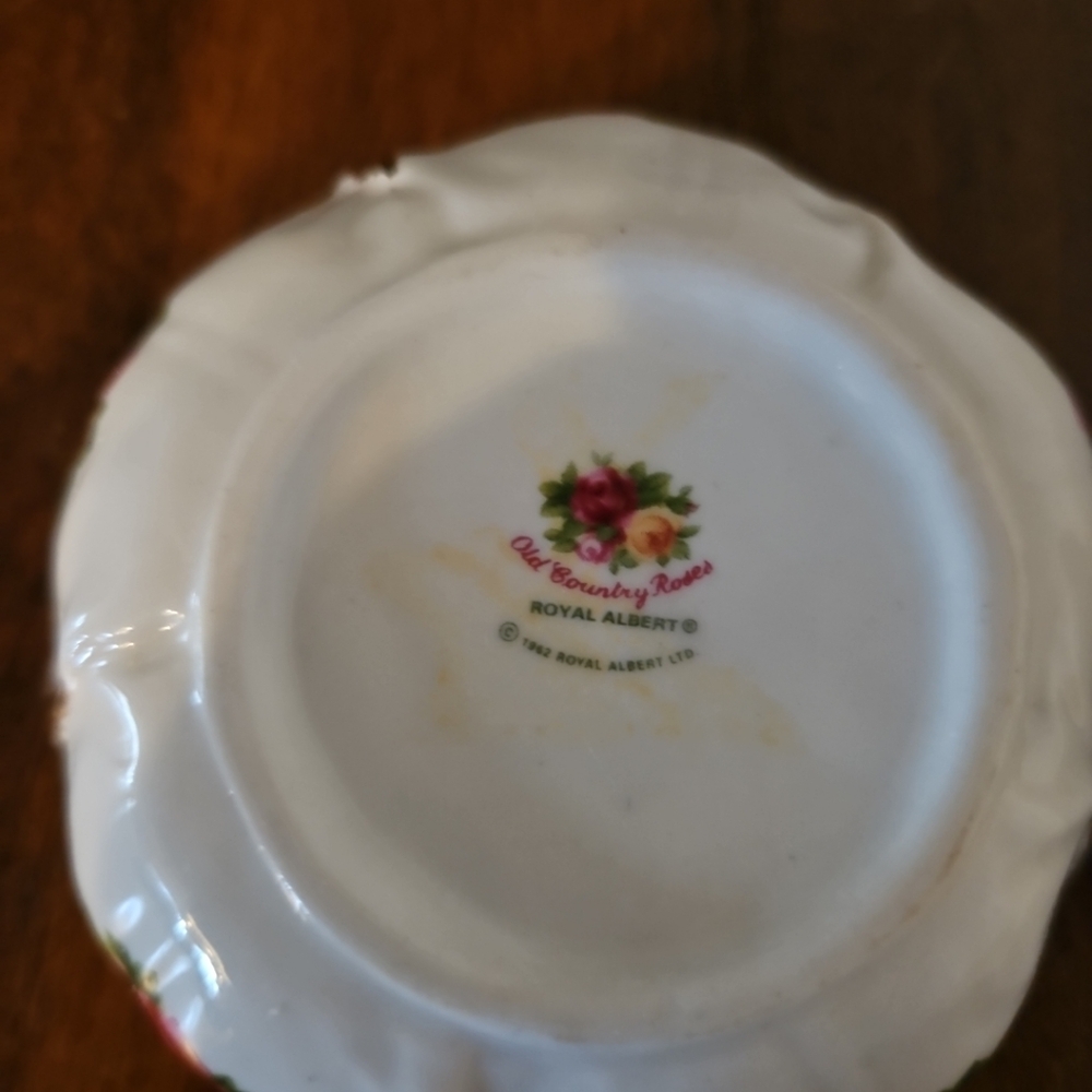 RARE ROYAL ALBERT OLD COUNTRY ROSES BUNNY RABBIT Trinkett Jewelry Box Figurine - Picture 7 of 8